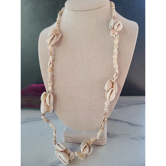 Vintage Shell Beaded Necklace - Picture 2 of 10